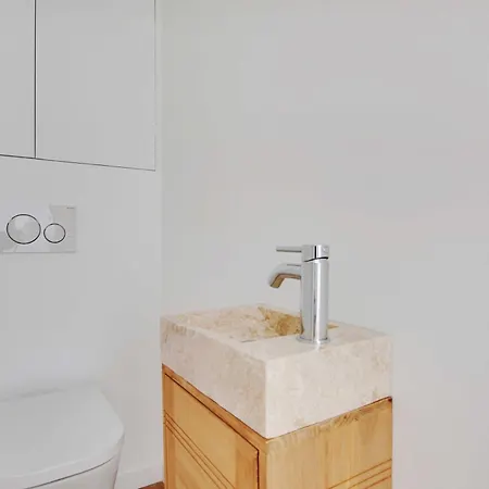 Spacious - 2br-4p - Place De Clichy Apartment Paris