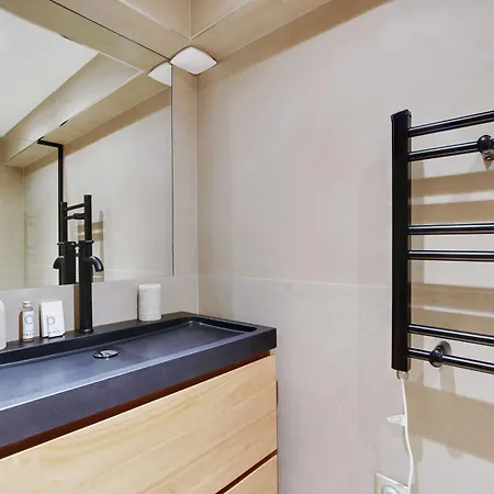 Spacious - 2br-4p - Place De Clichy