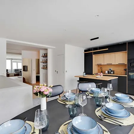 Spacious - 2br-4p - Place De Clichy Apartment Paris