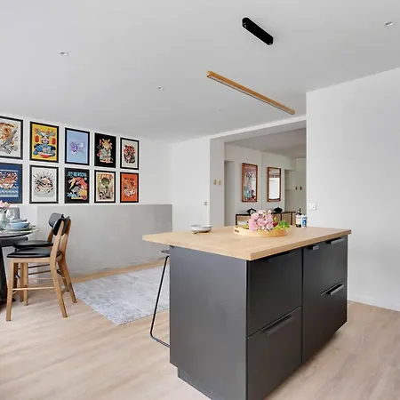 Spacious - 2br-4p - Place De Clichy Paris